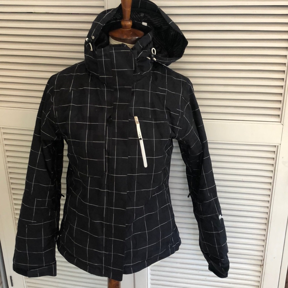 Women’s Sunice Winter/Ski Jacket -black & white